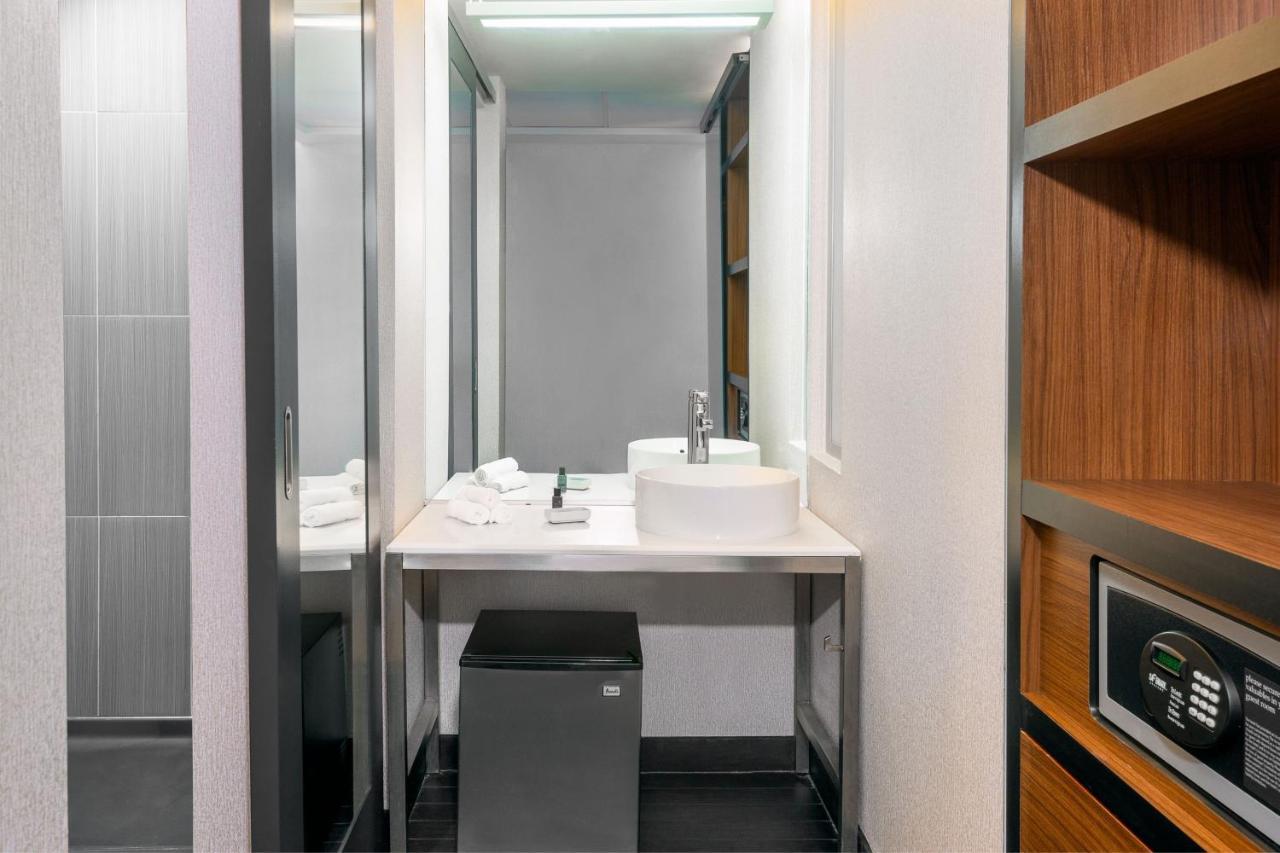 Aloft, Guest room, 1 King,1350861958:JPEG