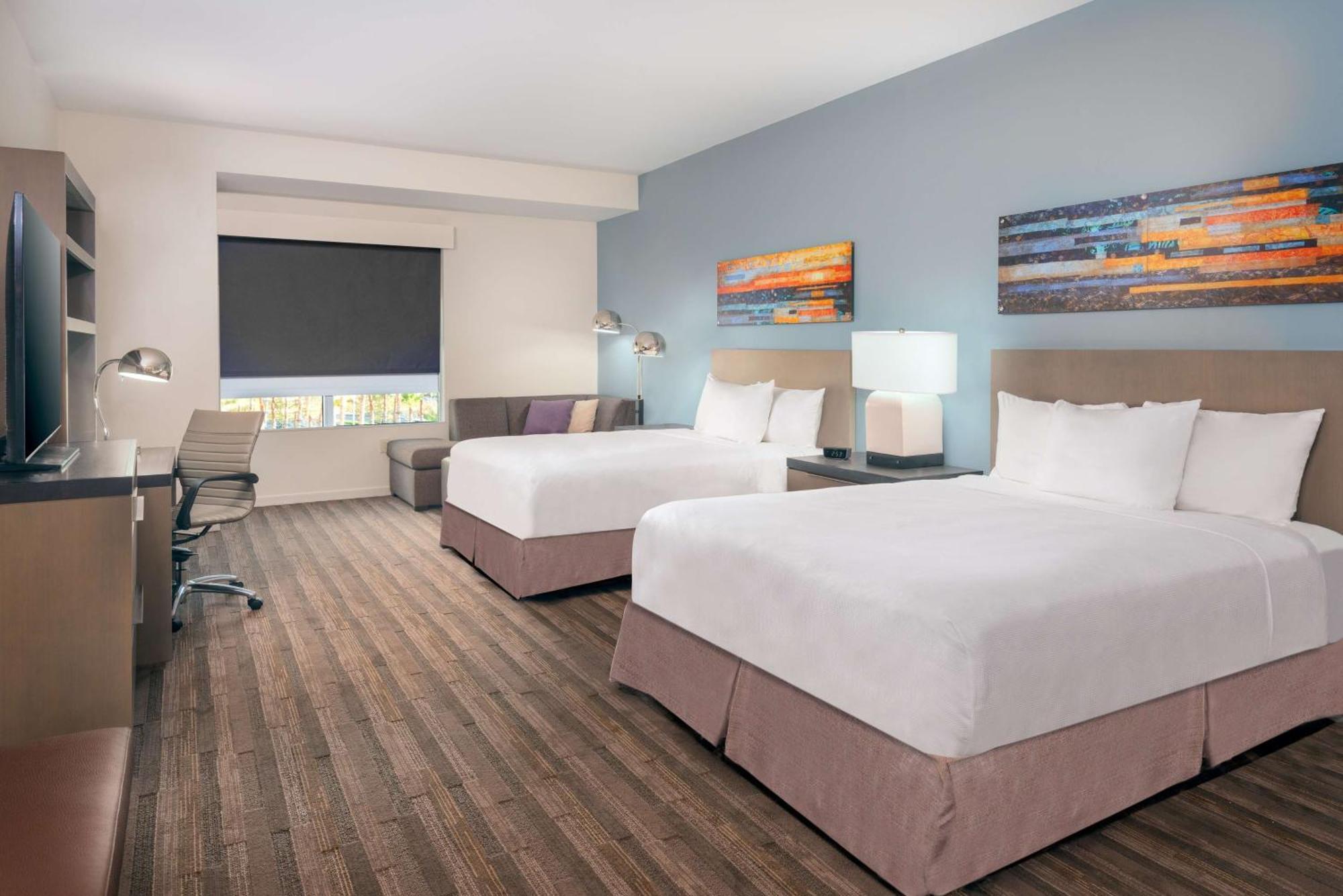 Queen Room Two Queen Beds Roll Shower Disability Access