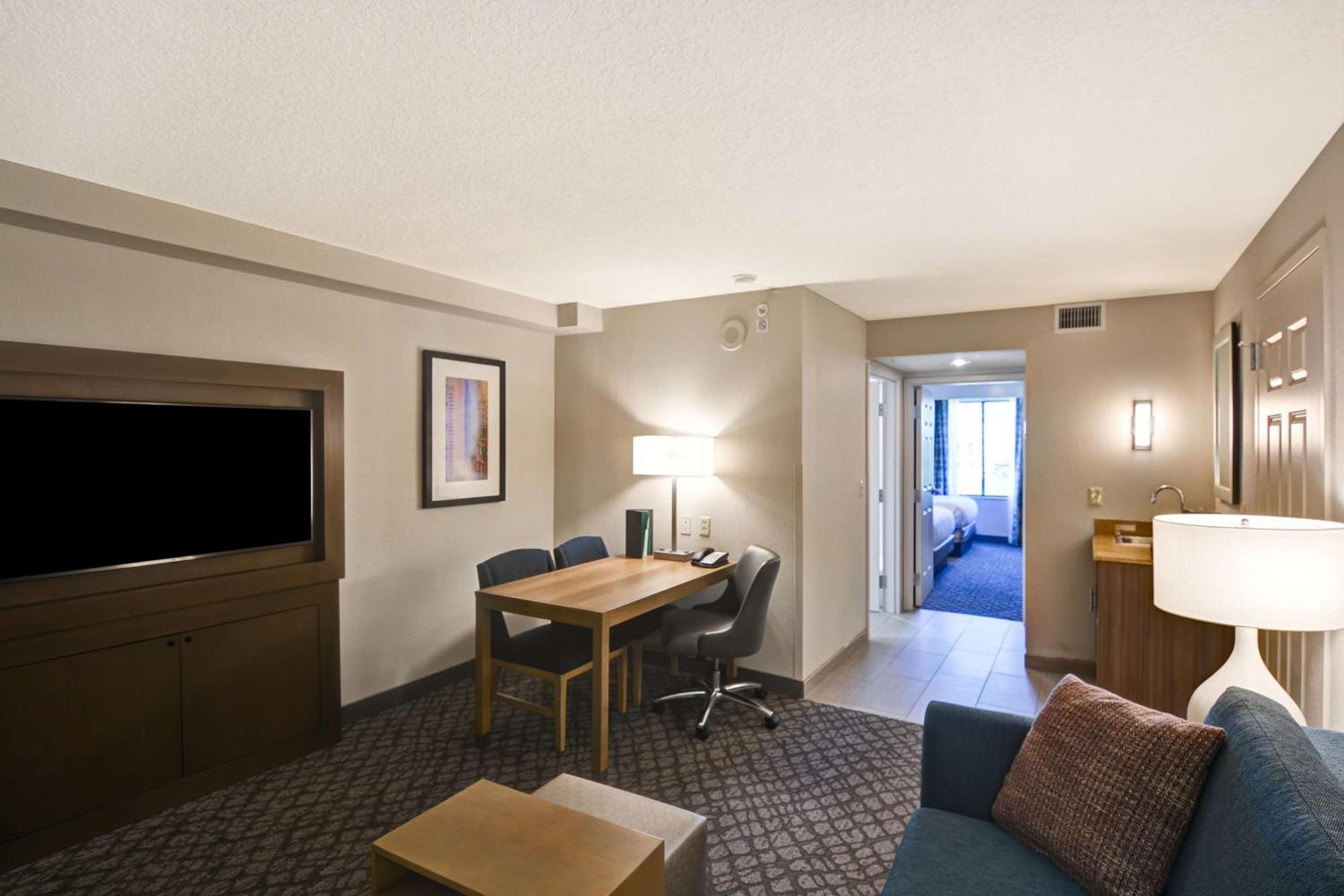 Executive Suite Disability Accessible or Non-Smoking,1276531642:JPEG