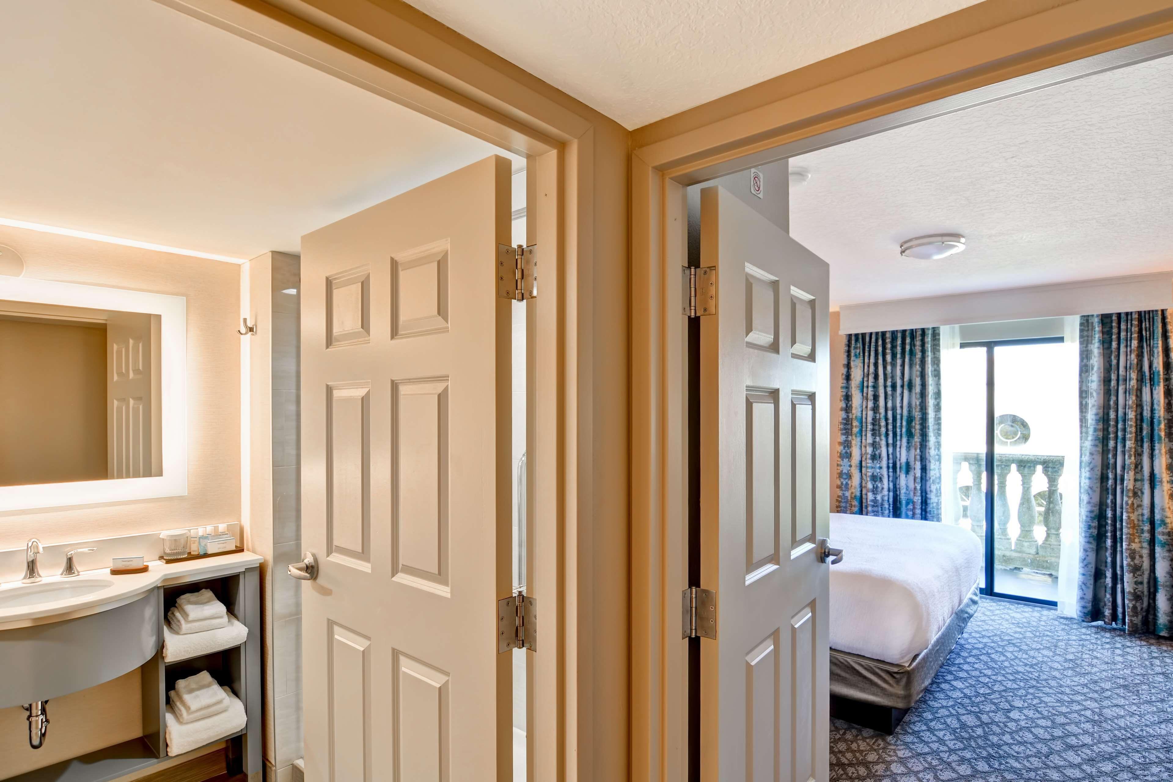 King Suite Lake View Non-Smoking