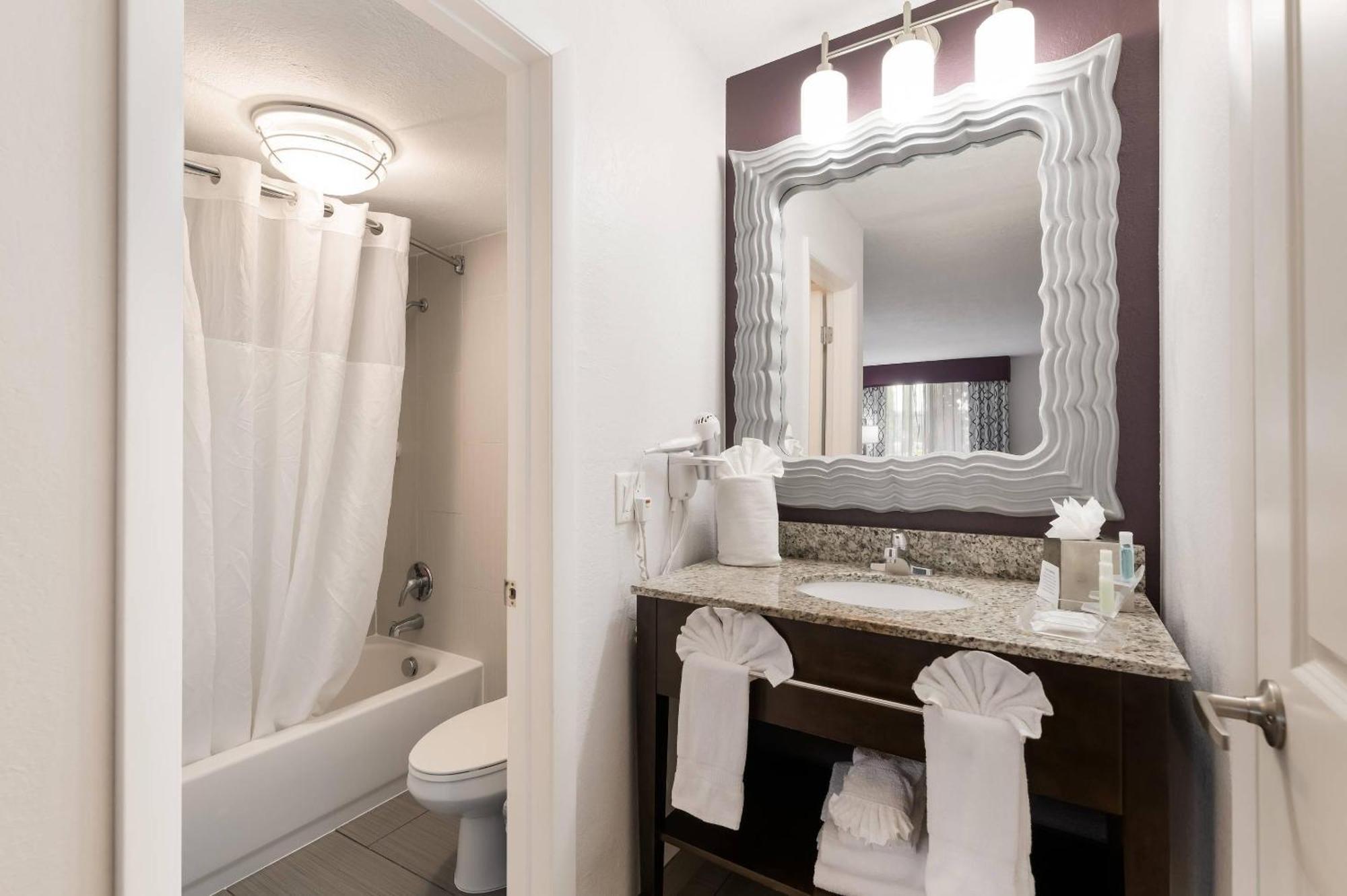 Queen Room Two Queen Beds No Resort Fee