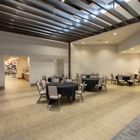 Hampton Inn Orlando-International Airport-2